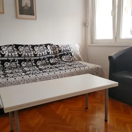 Cozy Near Centar بودغوريتْسا